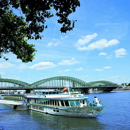 Hotel Crossgates Hotelship 3 Star - Medienhafen - Dusseldorf